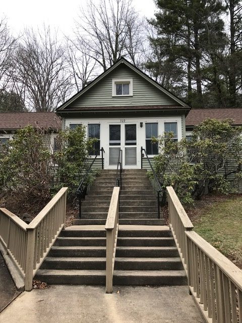 Front of Hickory house.